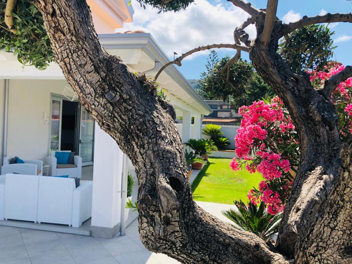 Invilla Bed&Breakfast - Quality Rooms Santa Maria di Castellabate Ngoại thất bức ảnh