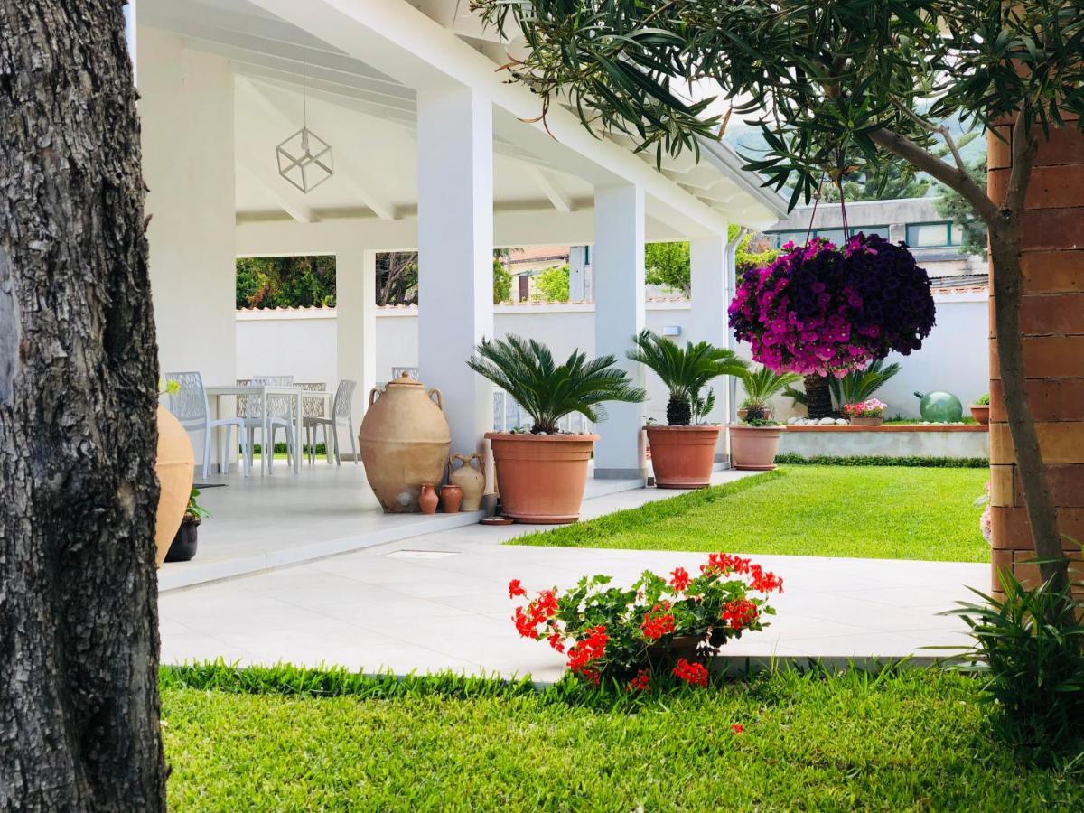 Invilla Bed&Breakfast - Quality Rooms Santa Maria di Castellabate Ngoại thất bức ảnh