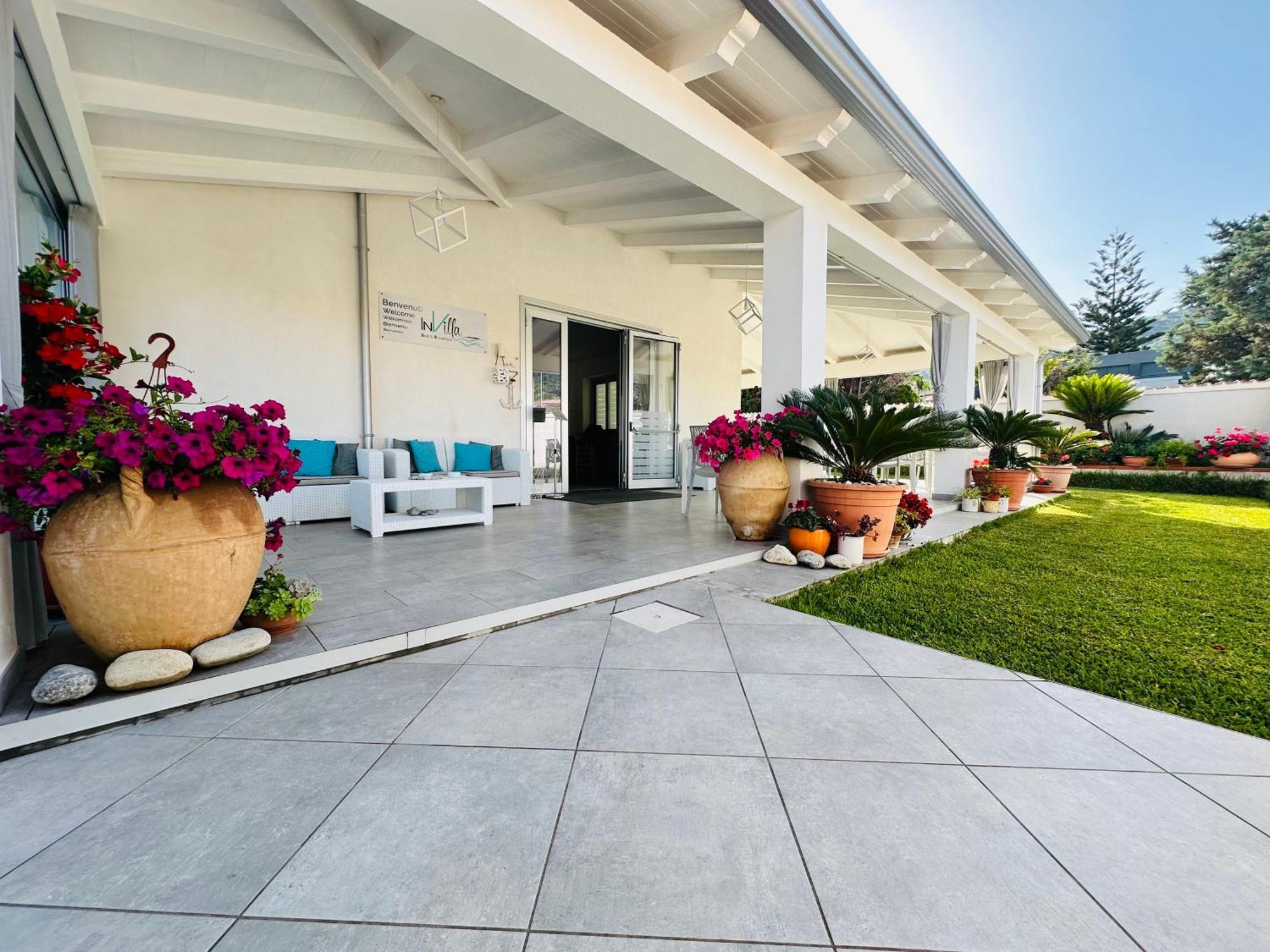 Invilla Bed&Breakfast - Quality Rooms Santa Maria di Castellabate Ngoại thất bức ảnh