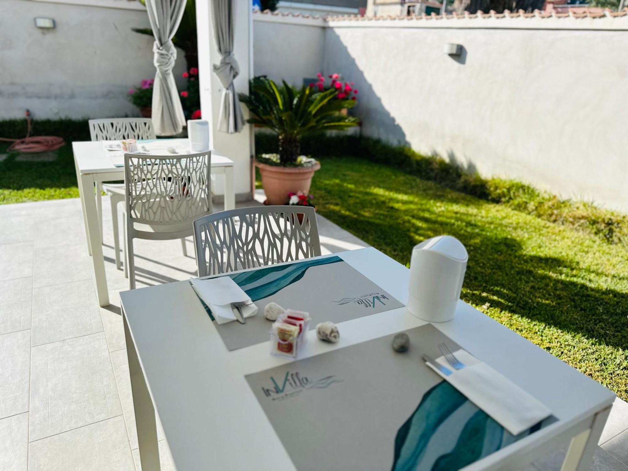 Invilla Bed&Breakfast - Quality Rooms Santa Maria di Castellabate Ngoại thất bức ảnh