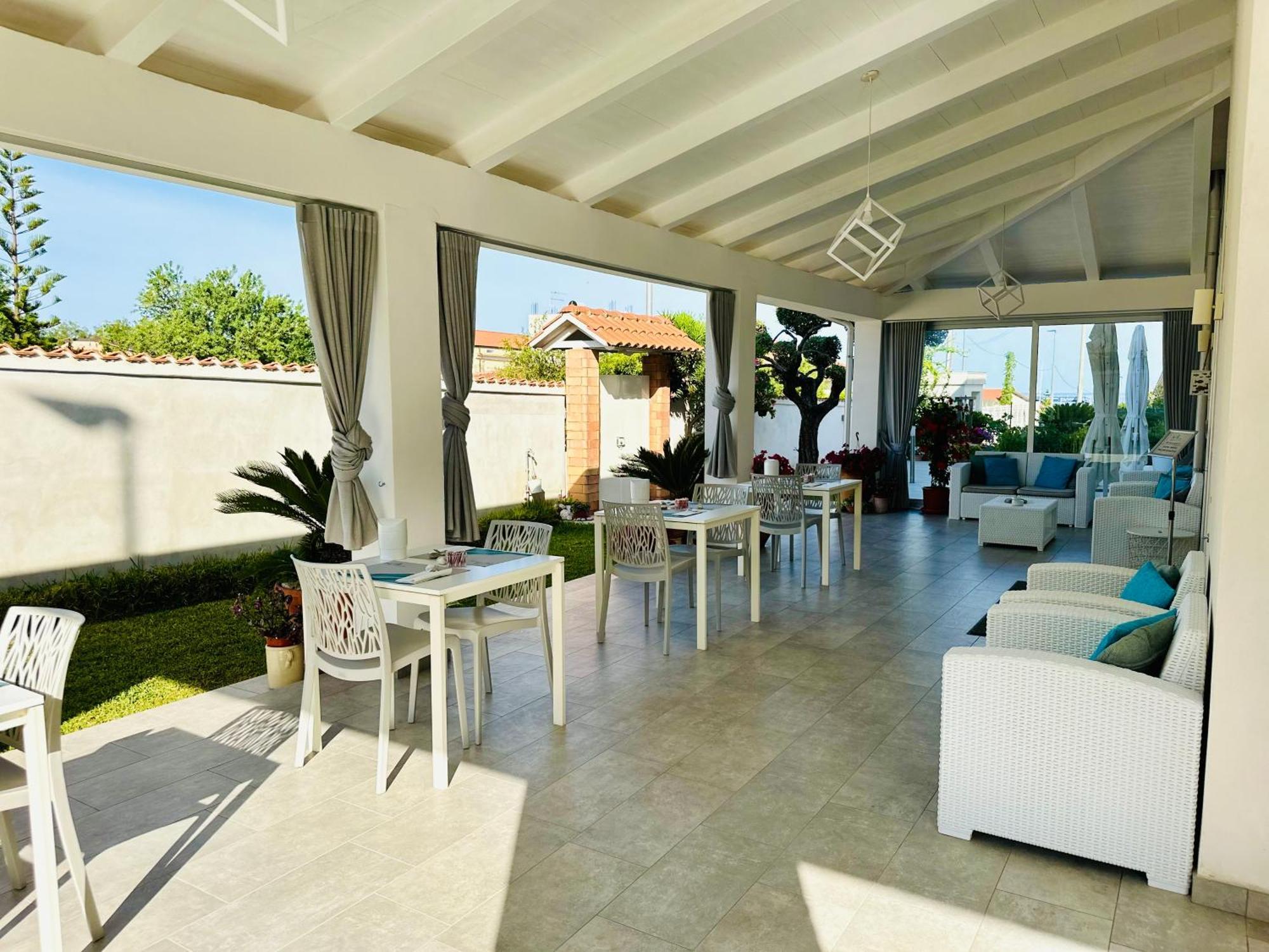 Invilla Bed&Breakfast - Quality Rooms Santa Maria di Castellabate Ngoại thất bức ảnh