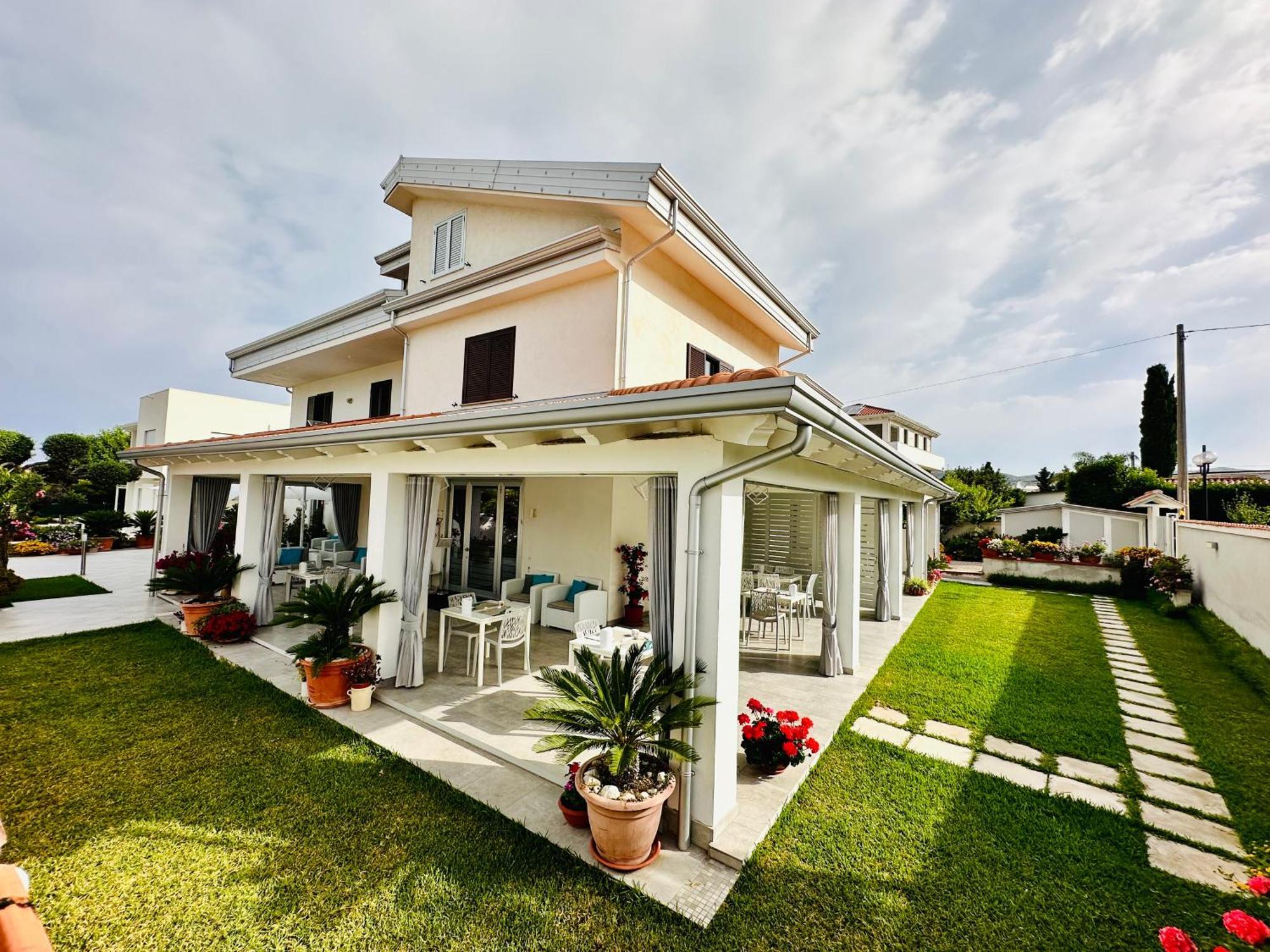 Invilla Bed&Breakfast - Quality Rooms Santa Maria di Castellabate Ngoại thất bức ảnh